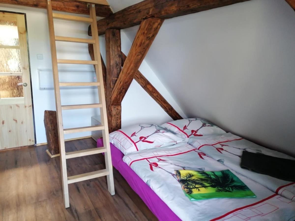 Hotel Fara Choustnikovo Hradiste Esterno foto