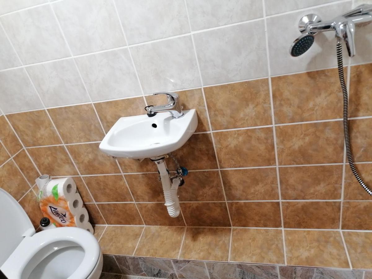 Hotel Fara Choustnikovo Hradiste Esterno foto