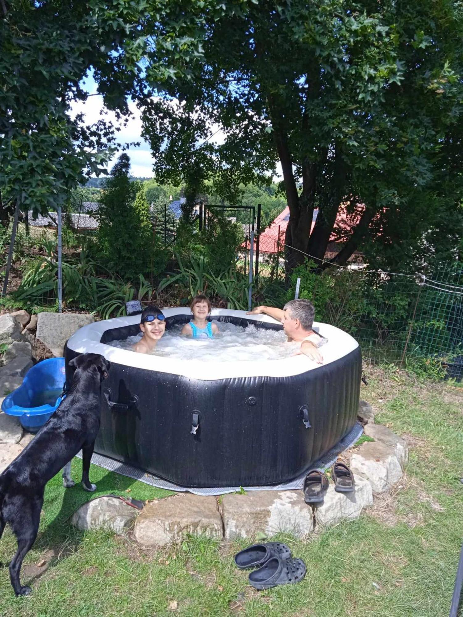 Hotel Fara Choustnikovo Hradiste Esterno foto