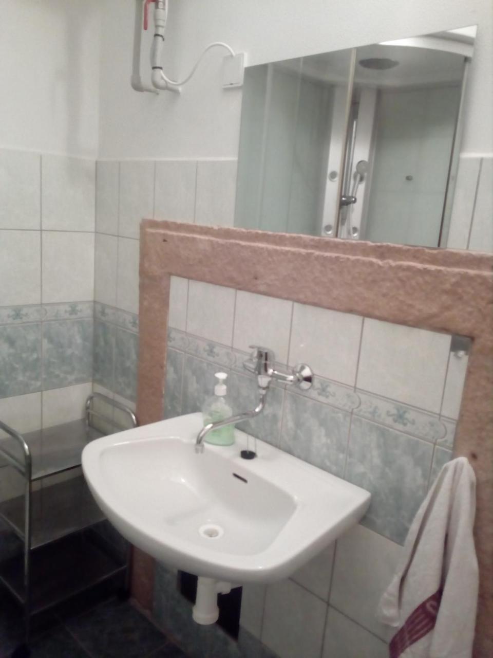 Hotel Fara Choustnikovo Hradiste Esterno foto